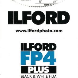 carrete de fotos en blanco y negro Ilford FP4 Plus 136 36