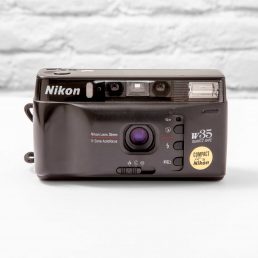 camara analogica compacta Nikon W35