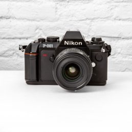 Camara analogica Nikon F301 de 35mm