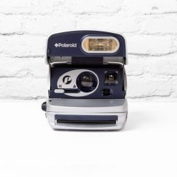 Polaroid 600 P