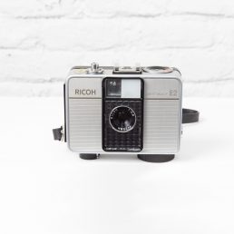 Ricoh Auto Half E2 camara analogica half frame 35mm