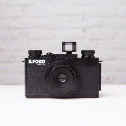 cámara analógica para experimentar con película